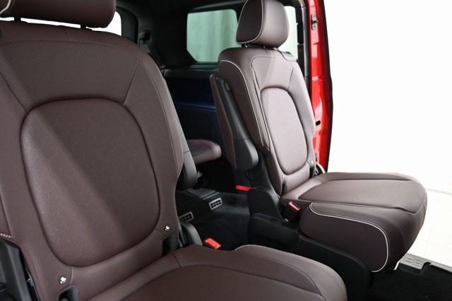 2025 Volkswagen ID. Buzz Pro Plus photo 25