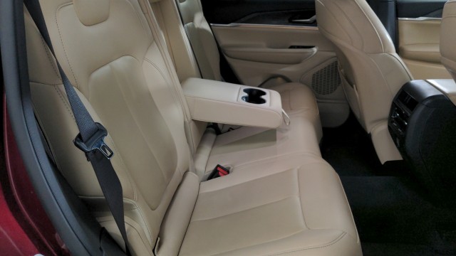 Used 2023 RED Jeep Limited image 27