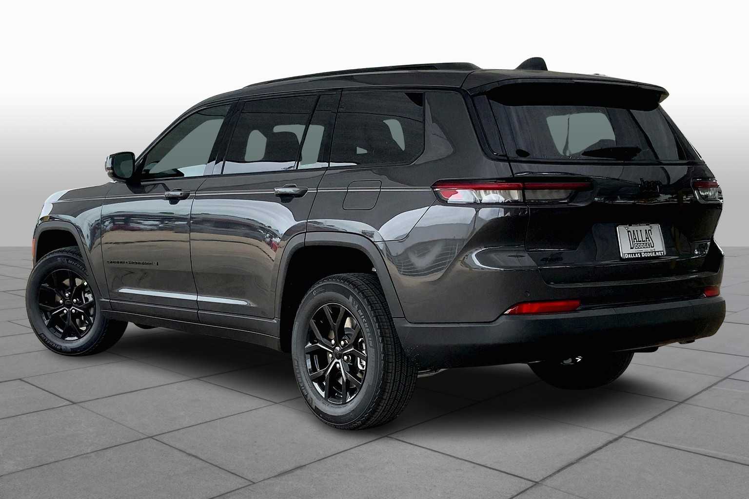 2025 Jeep Grand Cherokee Laredo X Altitude photo 10