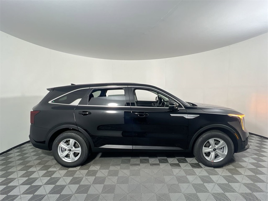 2026 Kia Sorento LX photo 2