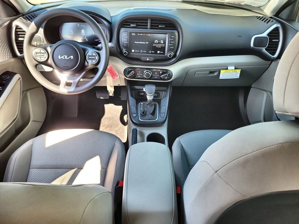 2025 Kia Soul LX S photo 12