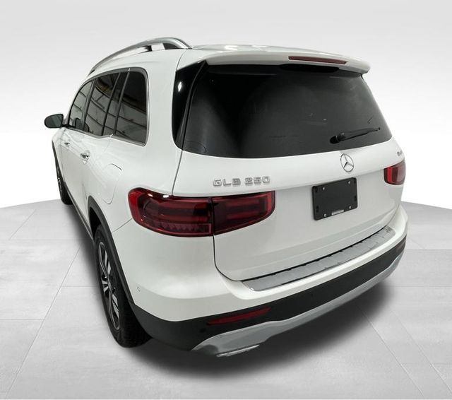 2025 Mercedes Benz GLB 250 4MATIC photo 4