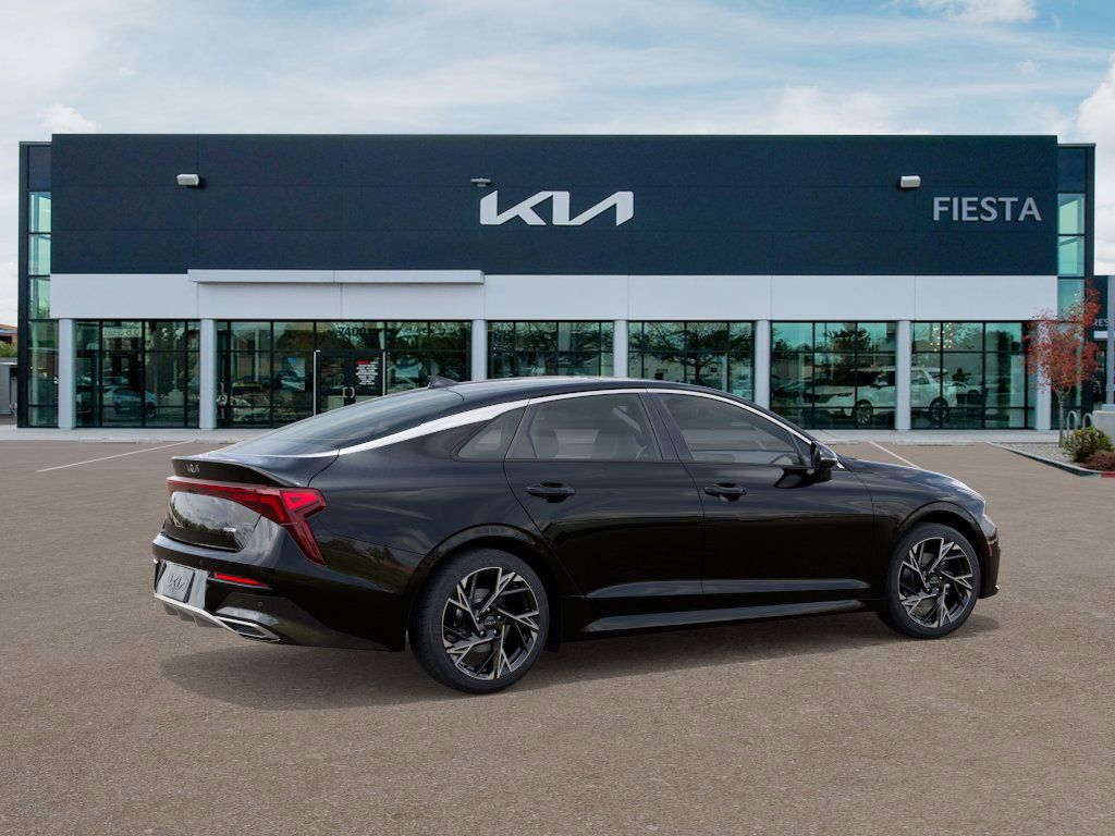 2025 Kia K5 GT-Line photo 4