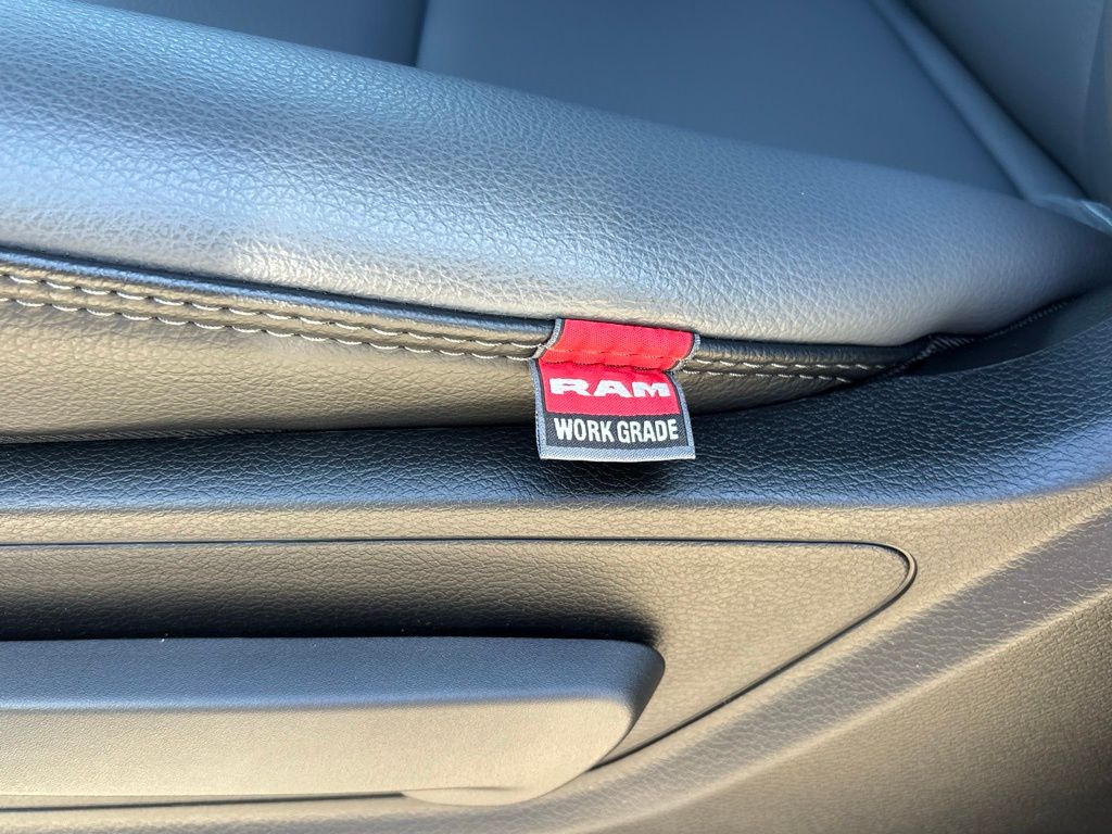 2026 Ram 1500 Tradesman photo 9