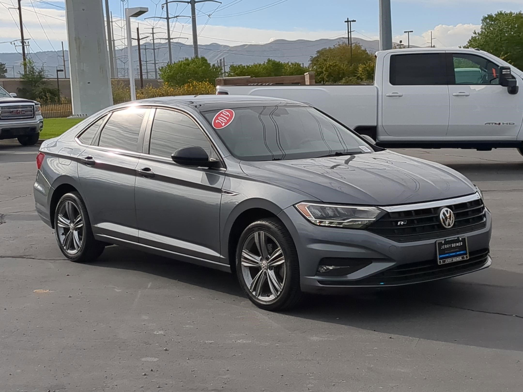 2019 Volkswagen Jetta R-Line photo 6