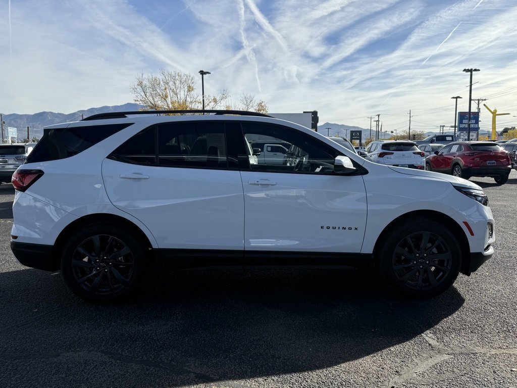 2024 Chevrolet Equinox RS photo 2