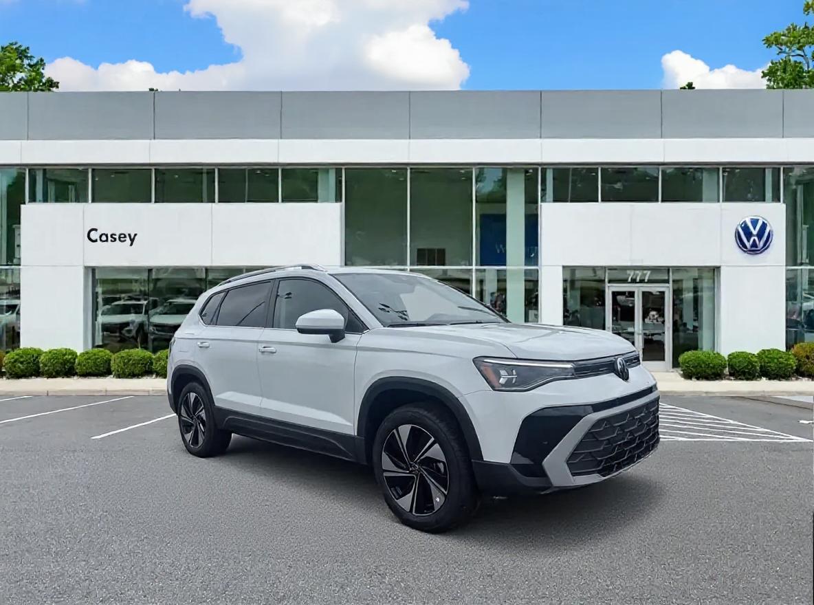 2025 Volkswagen Taos SE's photo