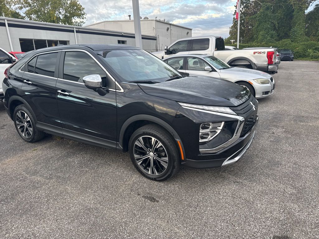 2022 Mitsubishi Eclipse Cross SE photo 3