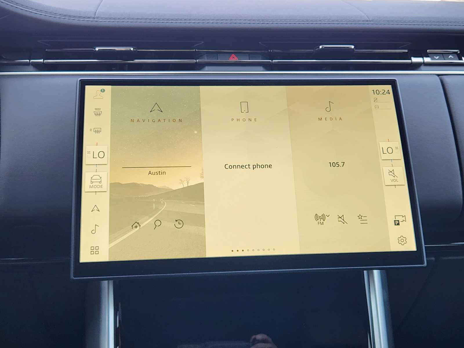 2025 Land Rover Range Rover SE photo 14