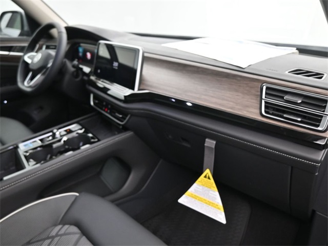 2025 Volkswagen Atlas SEL Premium R-Line photo 3