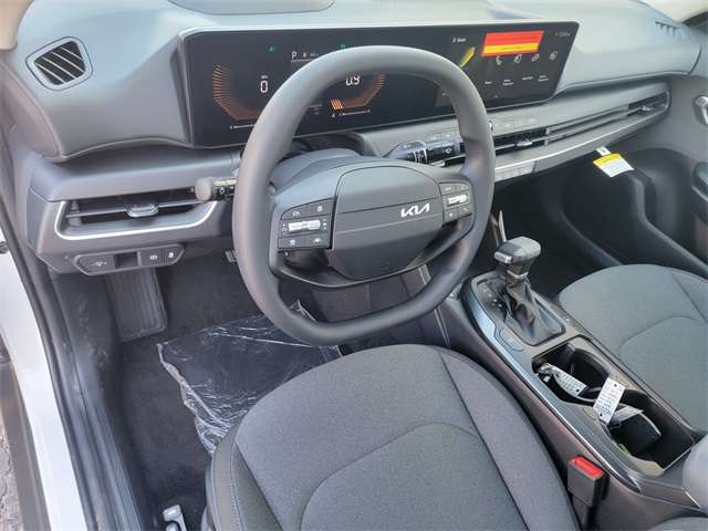 2025 Kia K4 LX photo 8