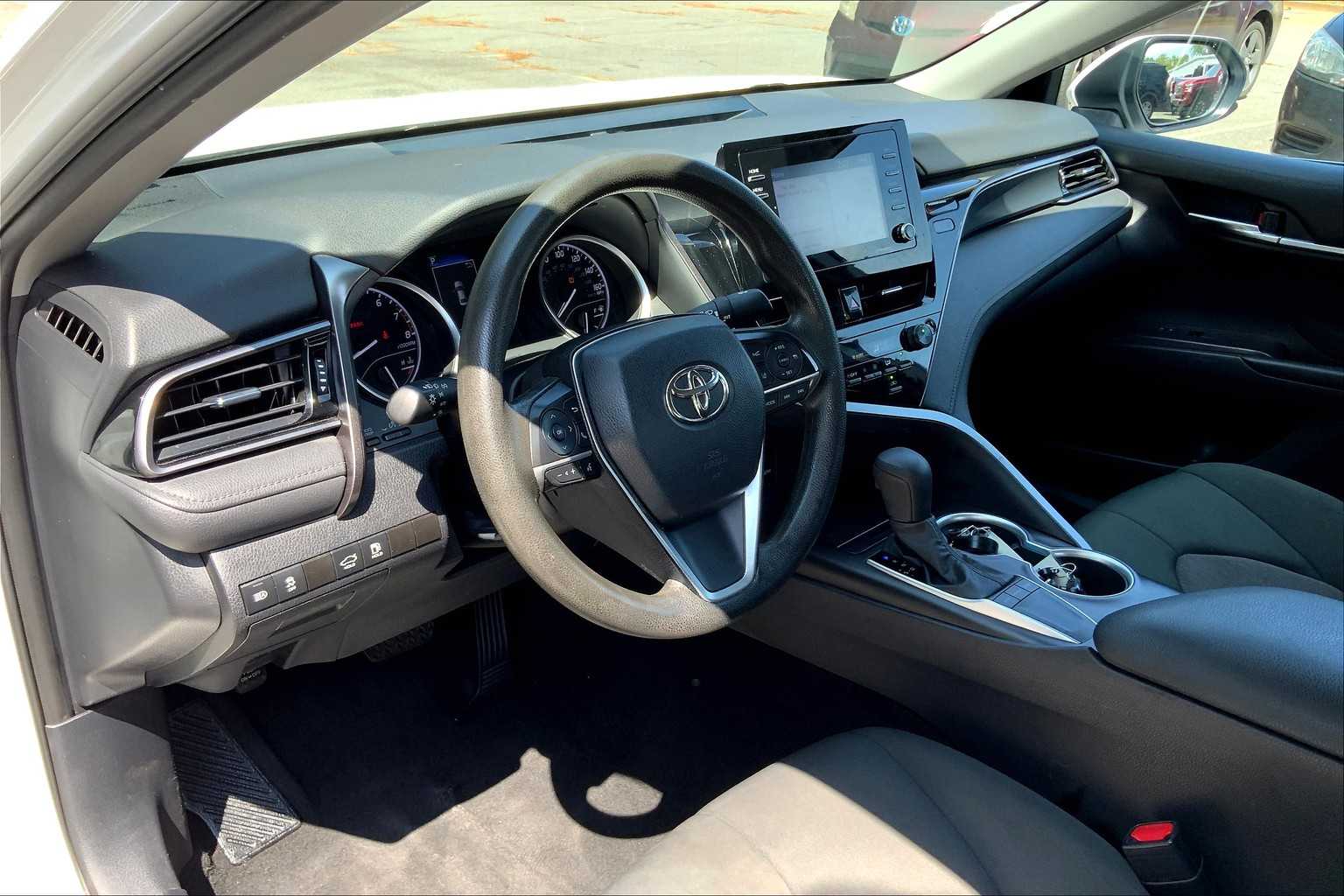 2023 Toyota Camry LE photo 29