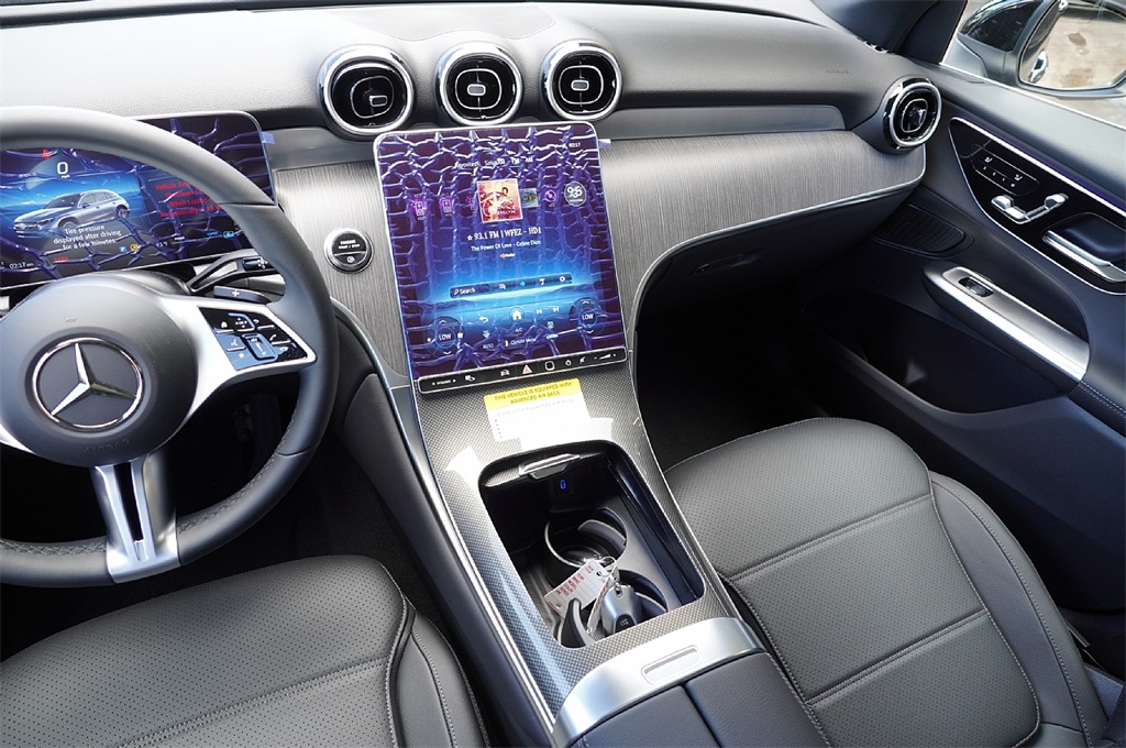 2026 Mercedes Benz GLC 300 photo 16