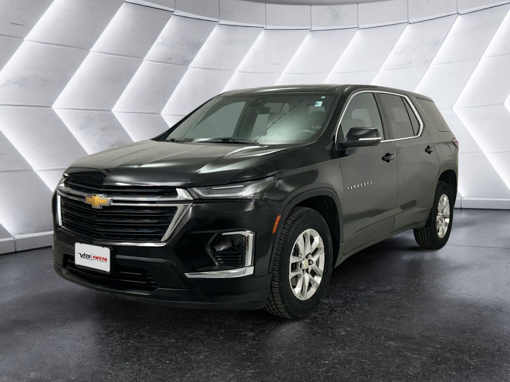 2023 Chevrolet Traverse LS photo 3