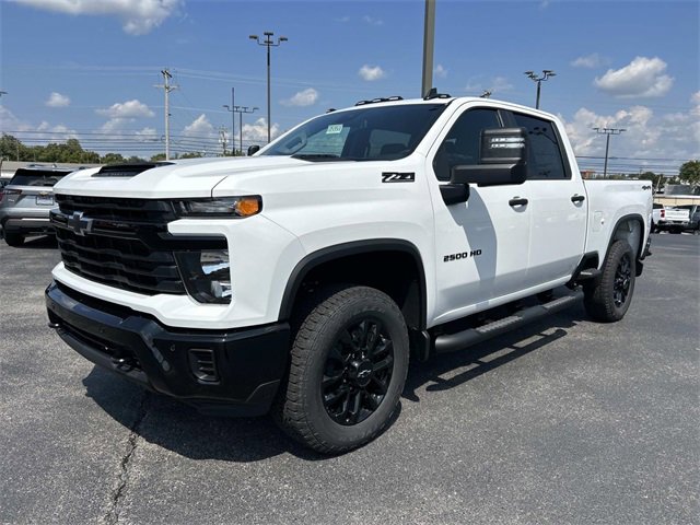 2025 Chevrolet Silverado 2500HD Custom photo 8