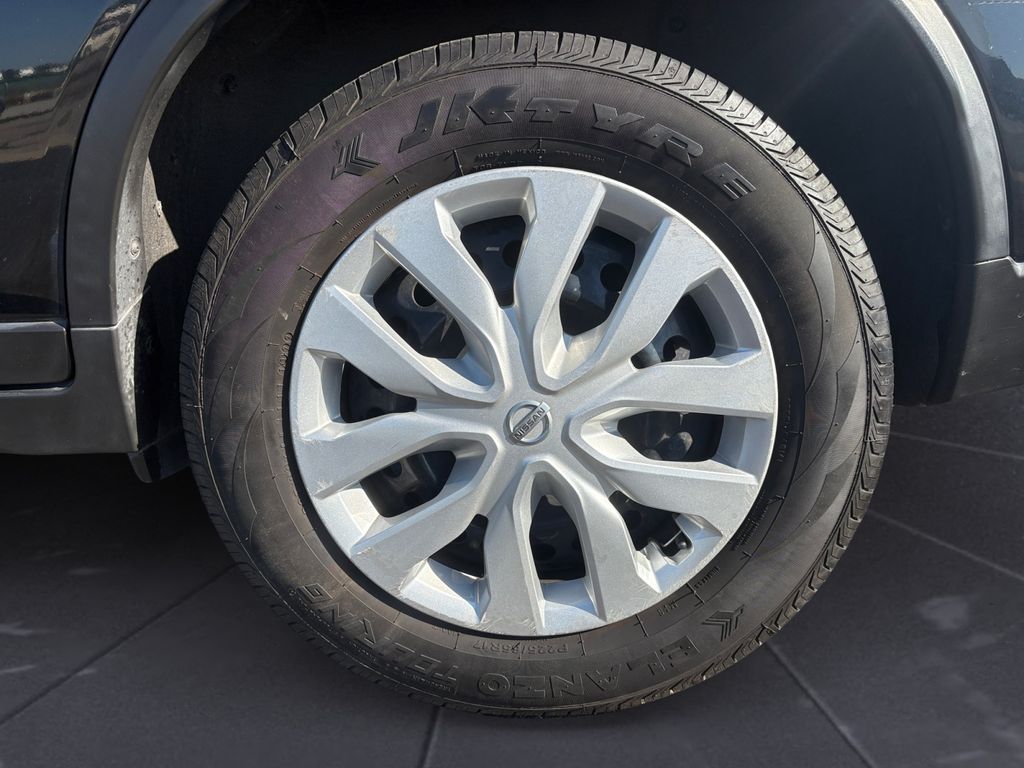 2017 Nissan Rogue S photo 13