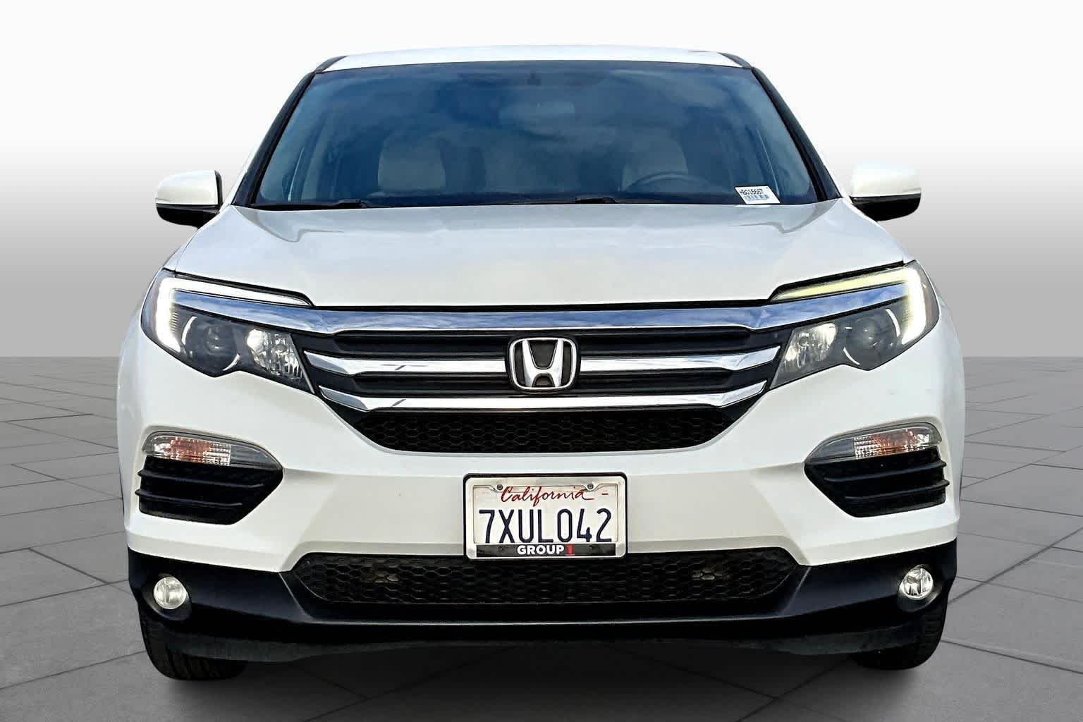 2017 Honda Pilot EX photo 3