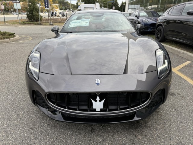 2026 Maserati Granturismo Modena photo 3