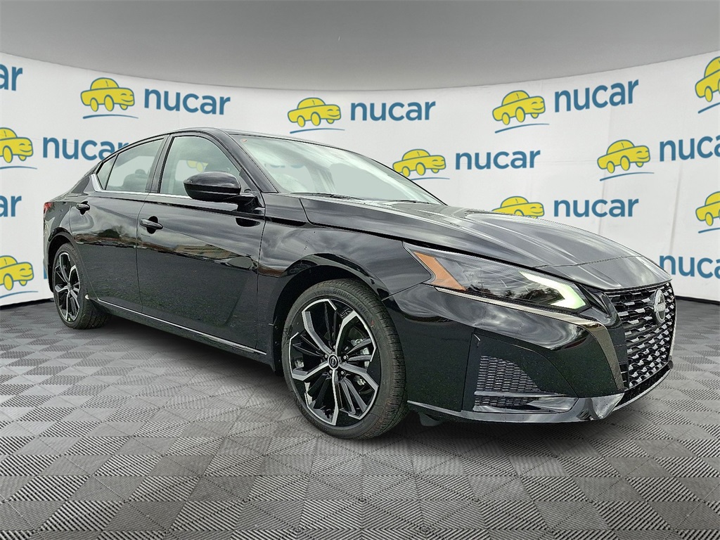 2025 Nissan Altima SR's photo