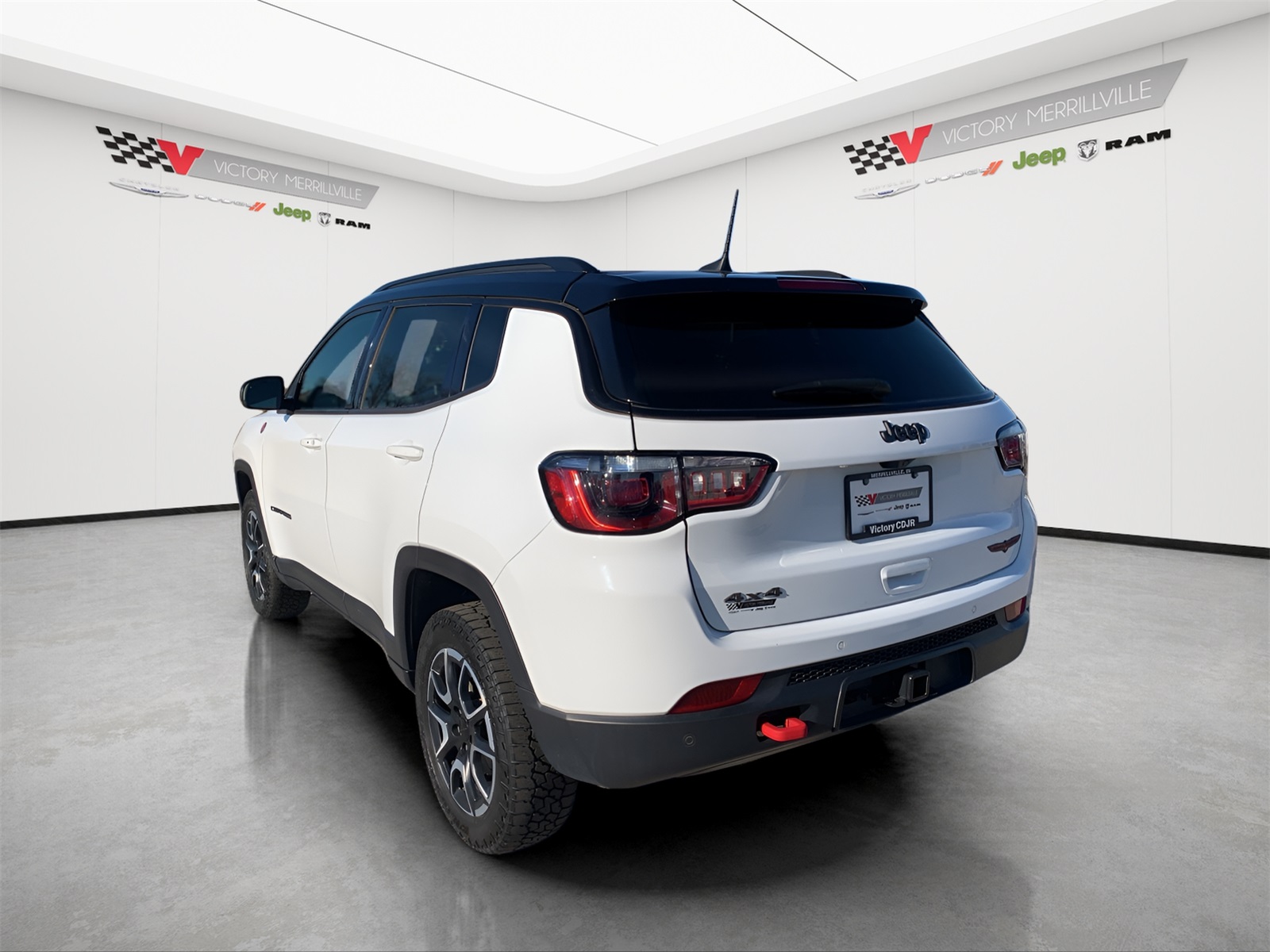 2024 Jeep Compass Trailhawk photo 3