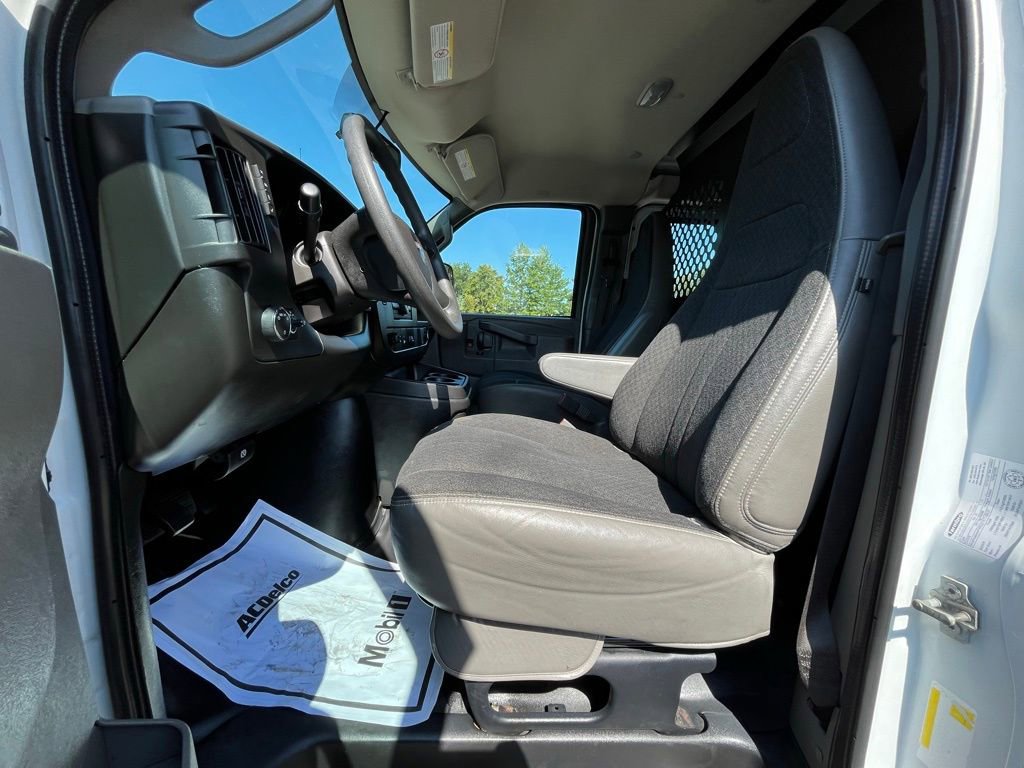 2021 Gmc Savana Cargo 2500 photo 4