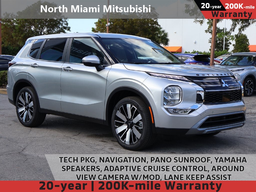 2025 Mitsubishi Outlander SE's photo