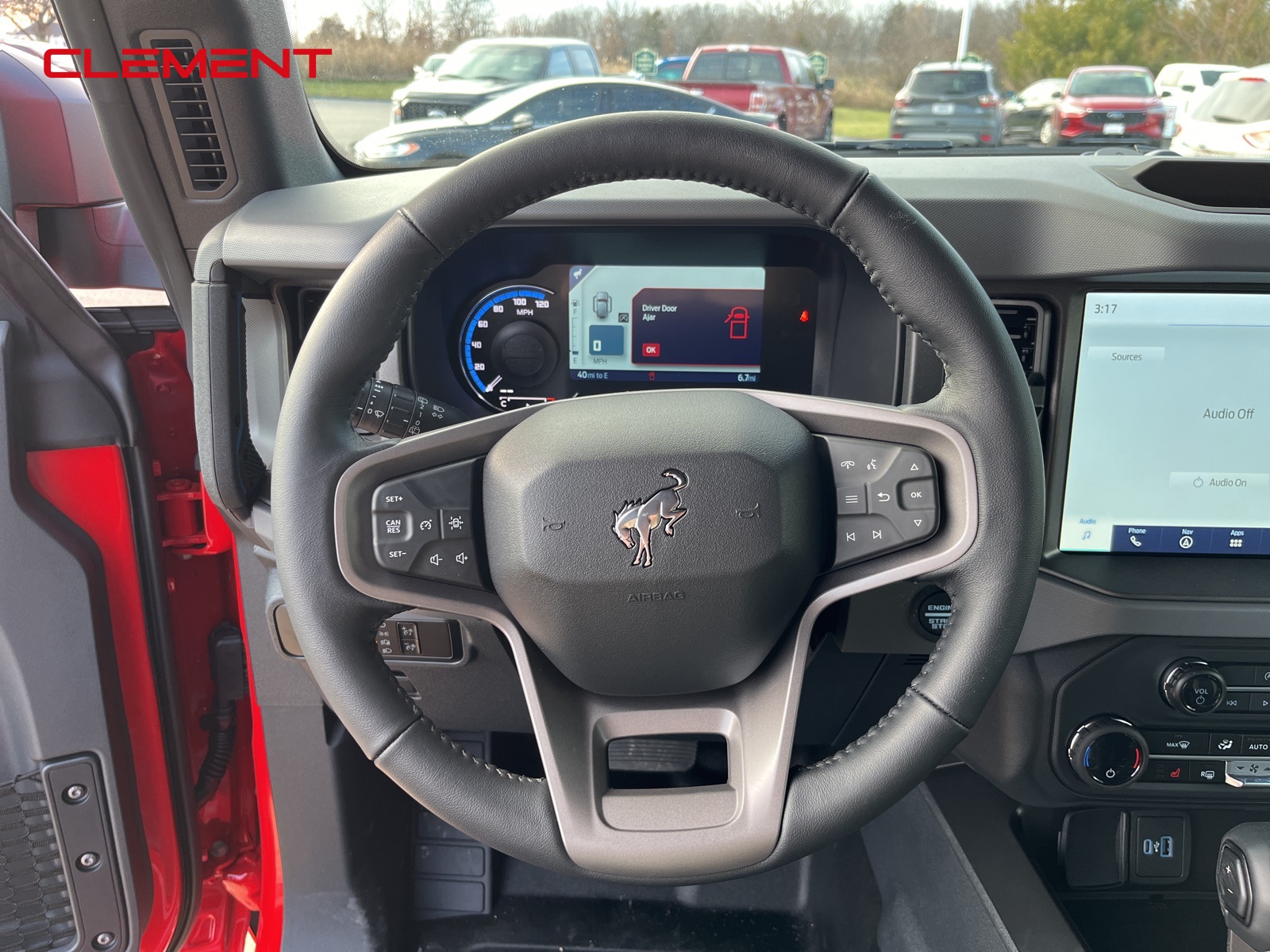 2024 Ford Bronco Black Diamond photo 4