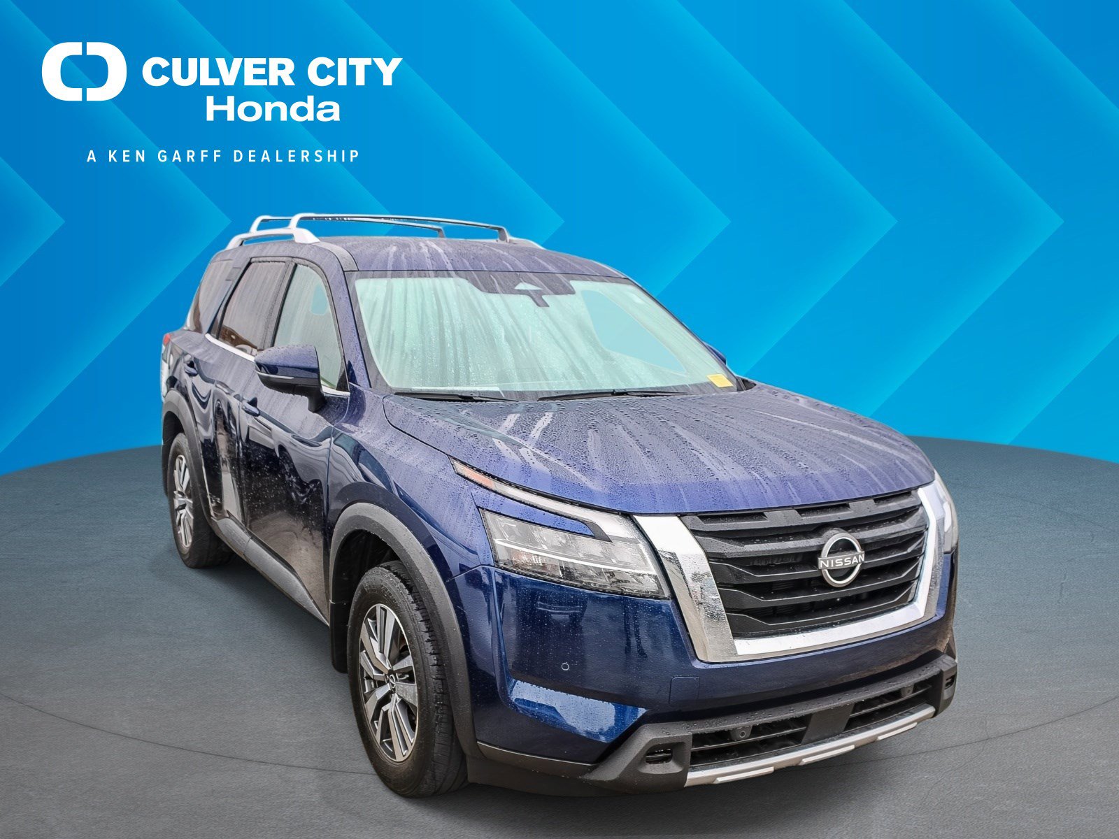 2023 Nissan Pathfinder SL's photo