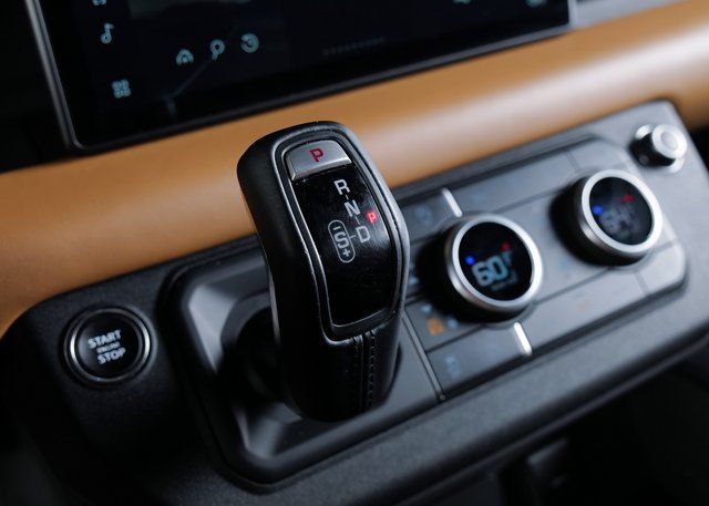 2023 Land Rover Defender 110 X-Dynamic SE photo 22