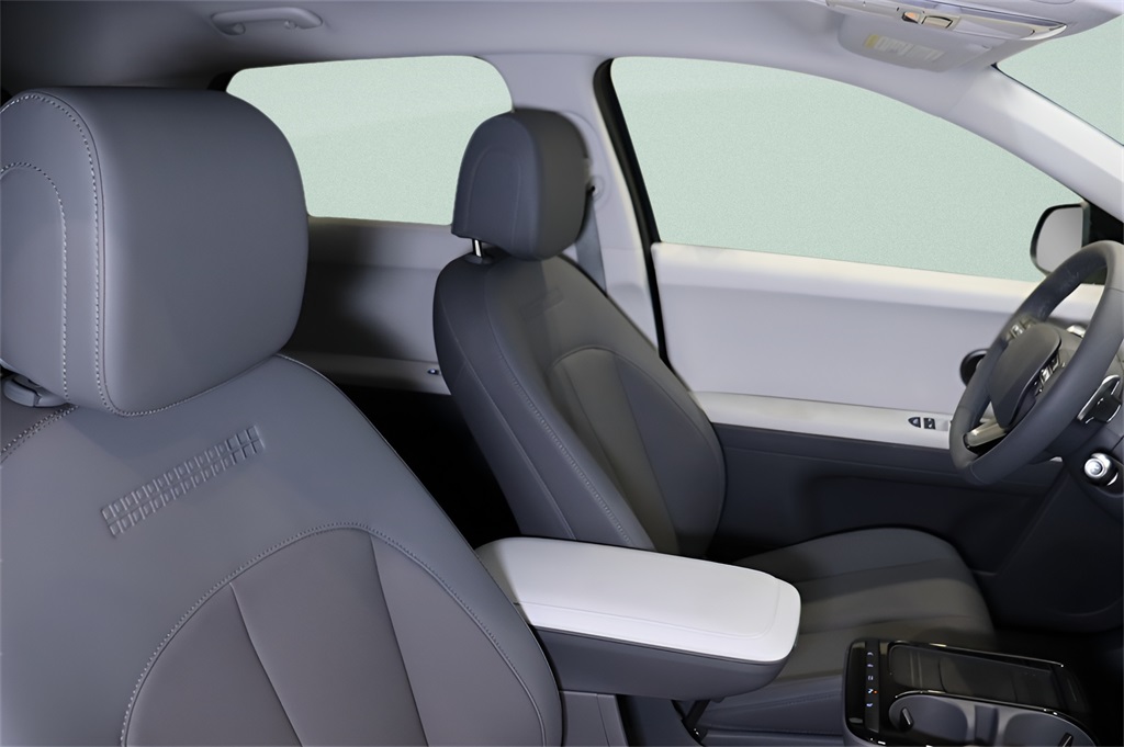 2025 Hyundai Ioniq 5 SE photo 8
