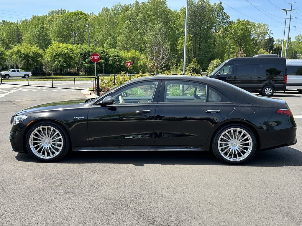 2025 Mercedes Benz S AMG 63 e 4MATIC photo 5