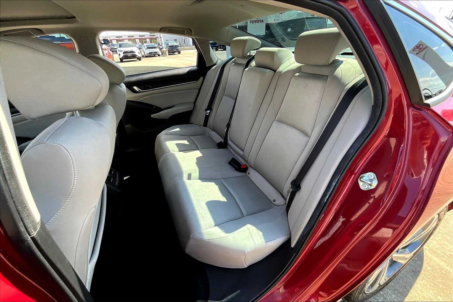 2018 Honda Accord EX 1.5T photo 16