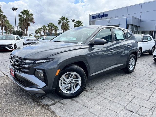 2026 Hyundai Tucson SE photo 3