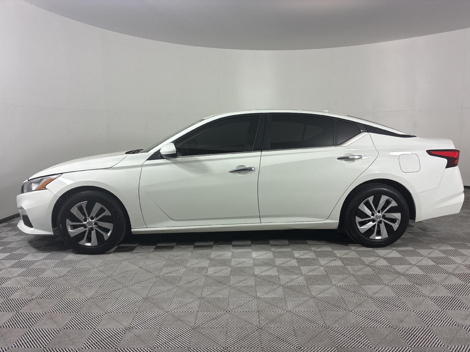 2020 Nissan Altima 2.5 S photo 2