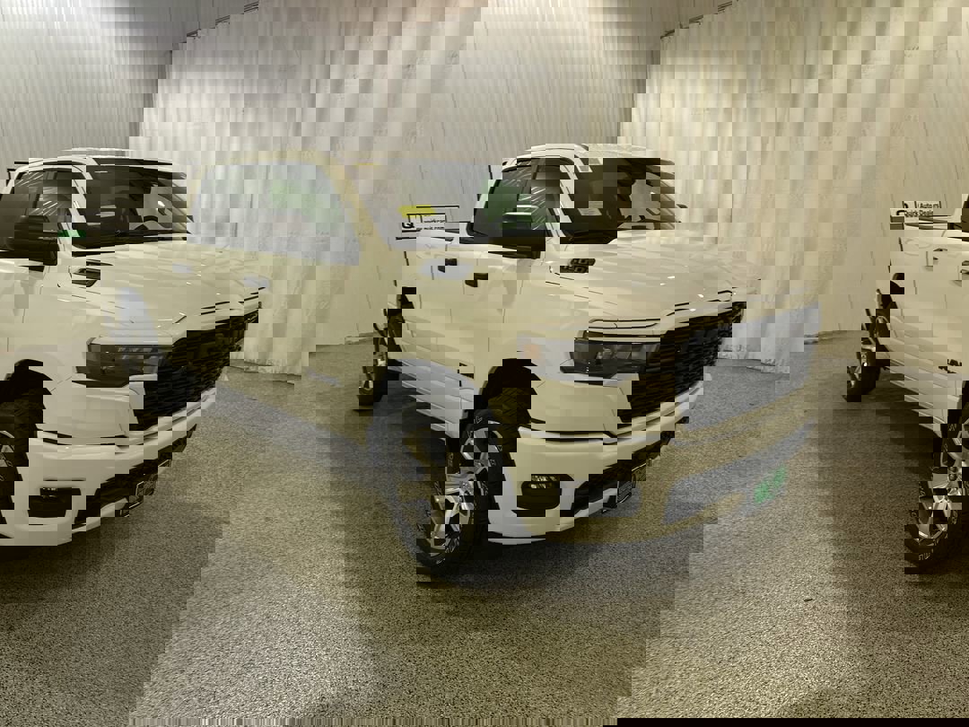 2025 Ram 1500 Tradesman photo 3