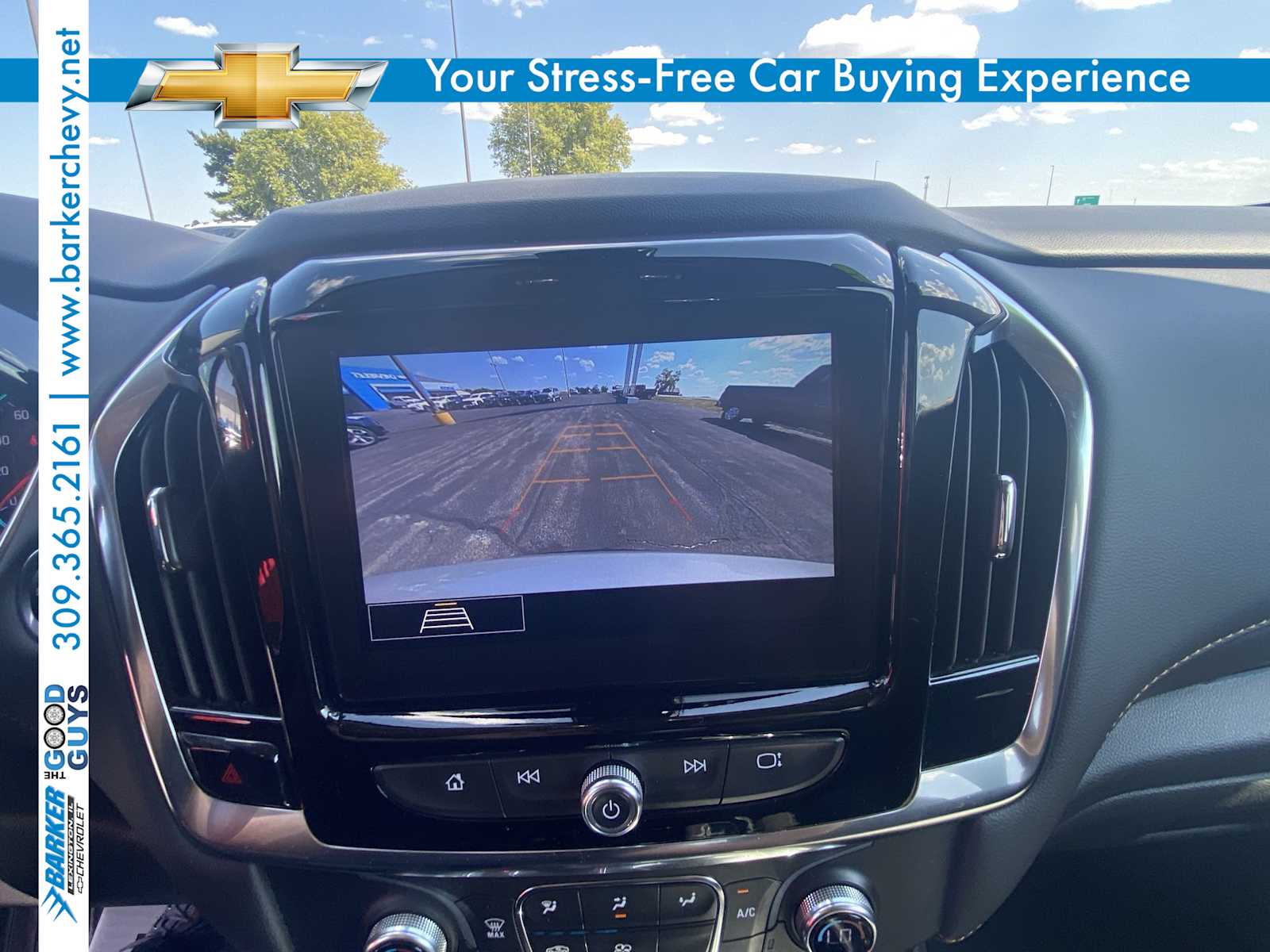 2021 Chevrolet Traverse Cloth photo 13