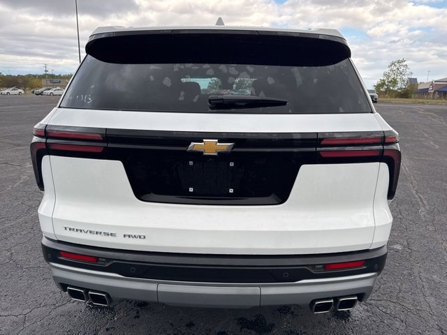 2025 Chevrolet Traverse photo 3