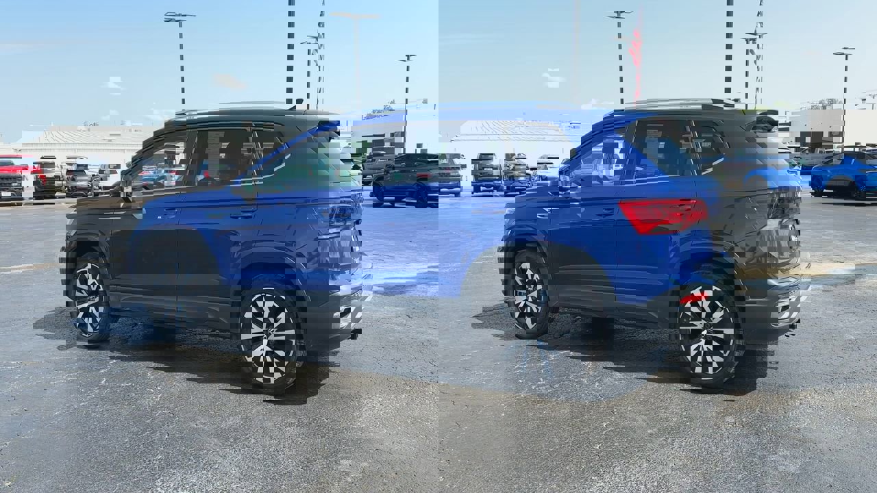 2022 Volkswagen Taos SE photo 6