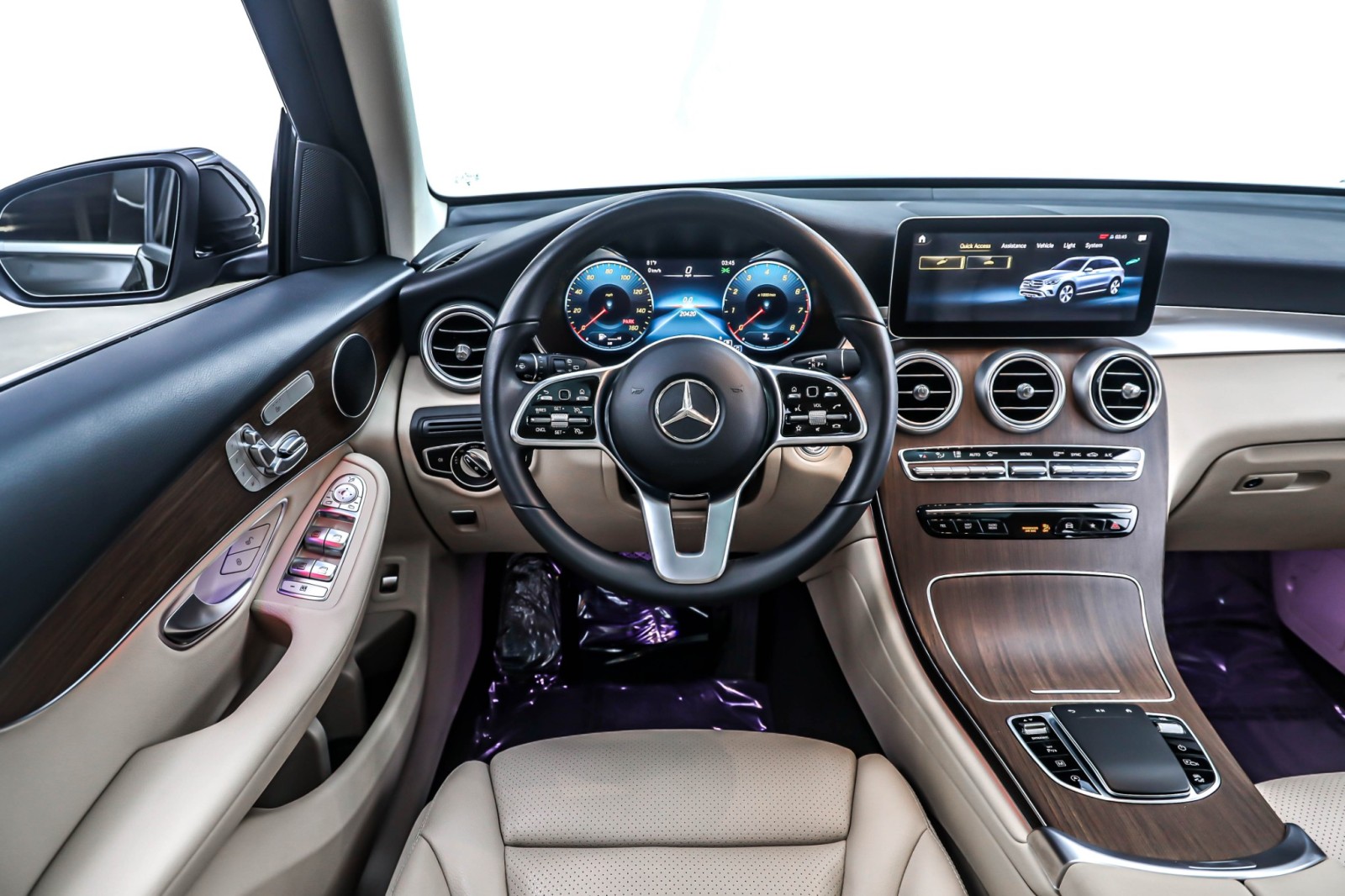 2022 Mercedes Benz GLC 300 photo 4