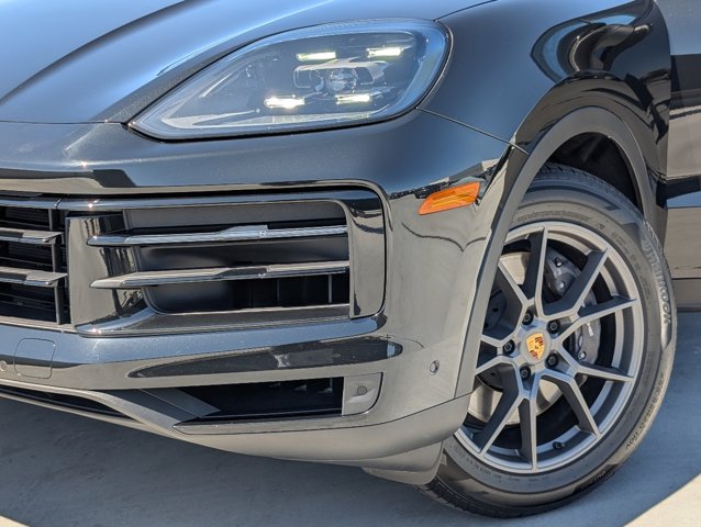 2024 Porsche Cayenne photo 7