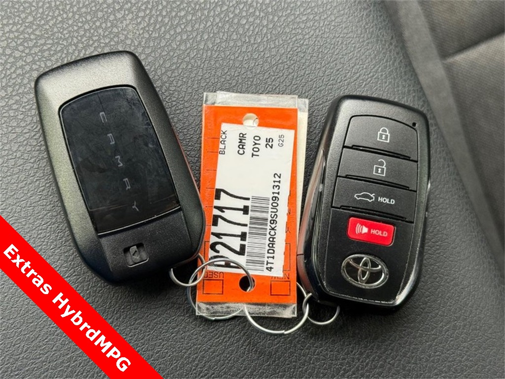 2025 Toyota Camry LE photo 28