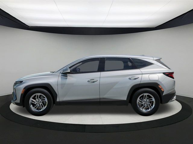 2026 Hyundai Tucson SE photo 3