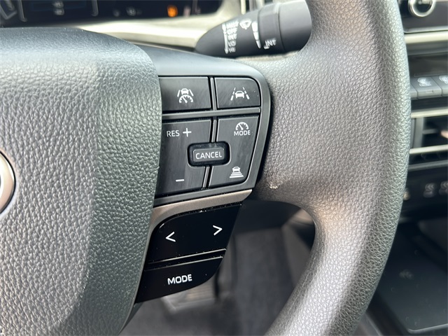 2025 Toyota Camry SE photo 25
