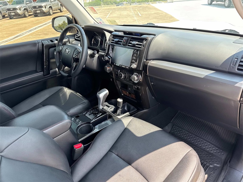 2022 Toyota 4Runner TRD Off-Road Premium photo 12