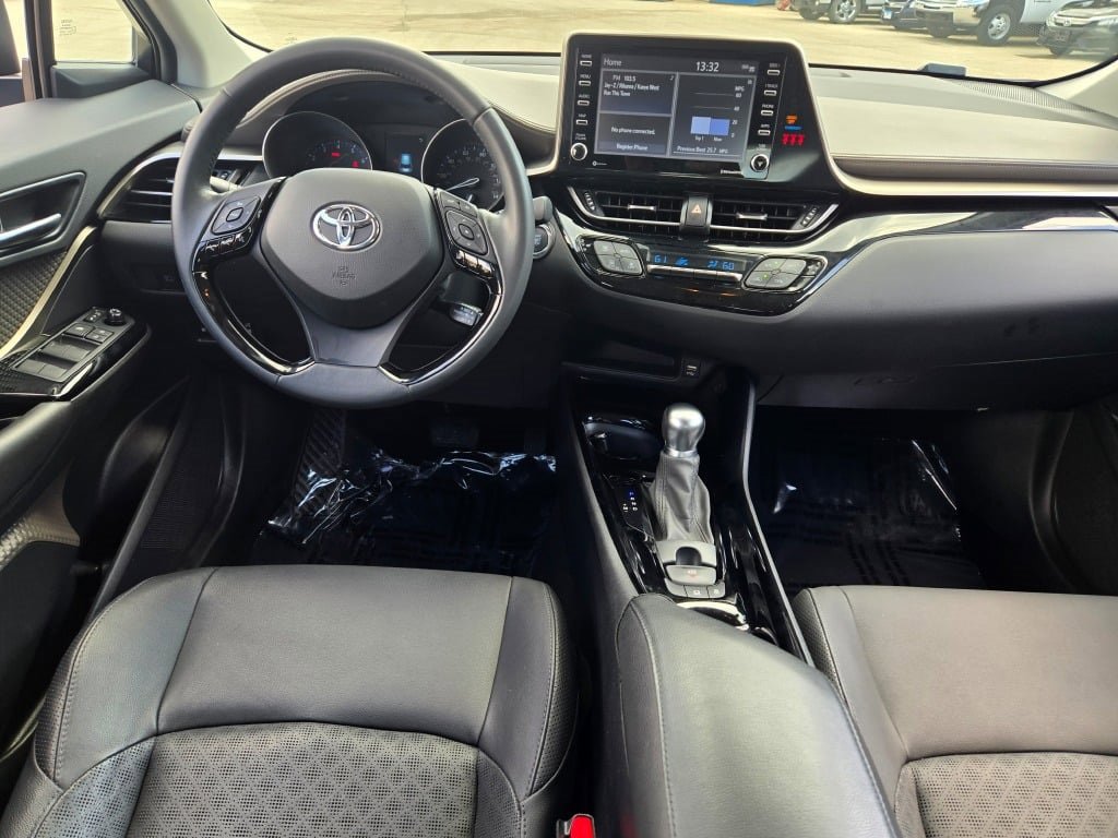 2022 Toyota C-HR XLE photo 14
