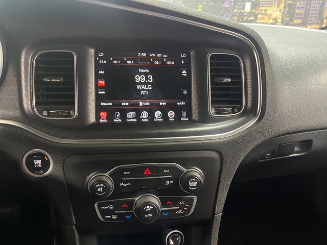 2015 Dodge Charger R/T photo 21