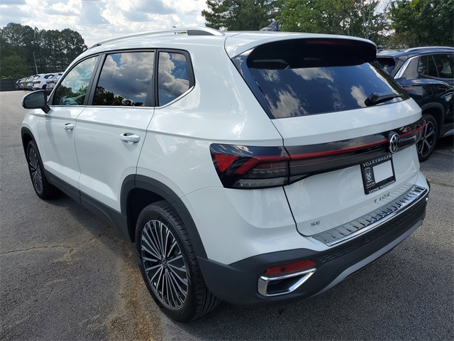 2025 Volkswagen Taos SE photo 4