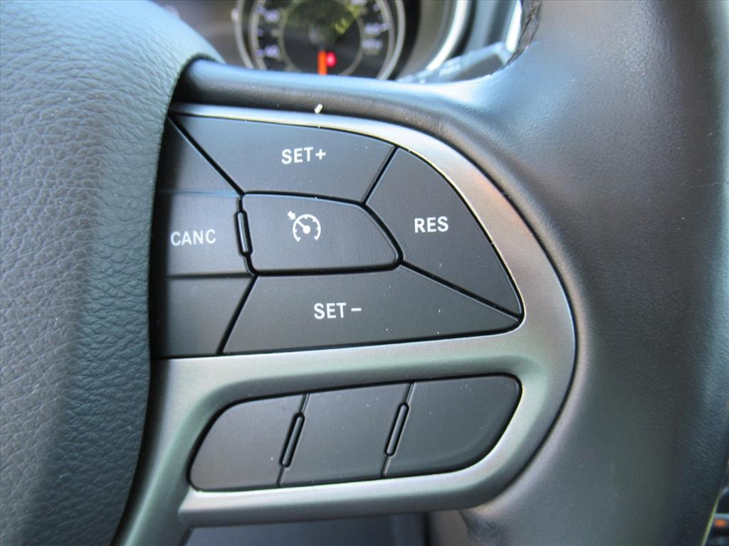 2020 Jeep Cherokee Limited photo 17