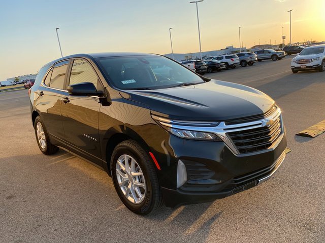 2024 Chevrolet Equinox LT photo 3