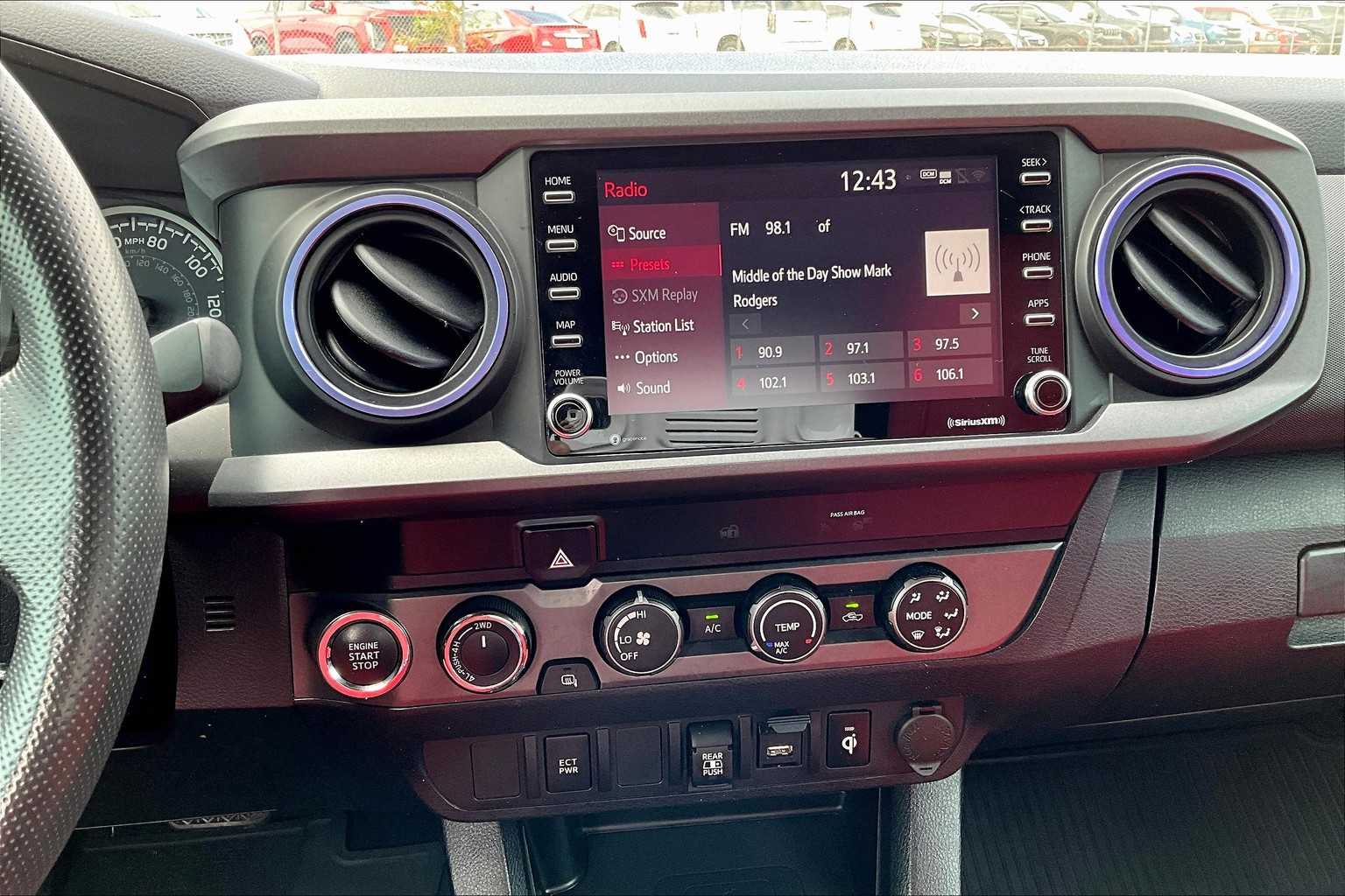 2020 Toyota Tacoma TRD photo 6